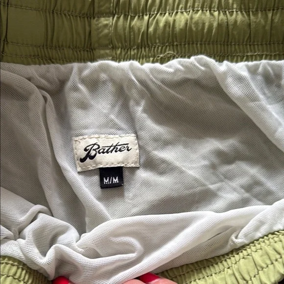 Lightweight Green Swim Trunks with Elastic Waistband - Picture 2 of 3